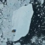 massive-ice-island-breaks-from-greenlands-petermann-glacier-in-largest-arctic-calving-event-since-2020
