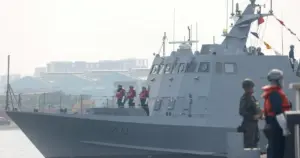taiwans-defense-dilemma-why-the-island-nation-must-abandon-large-warships-for-a-distributed-fleet